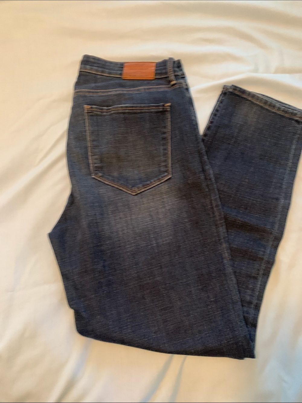 Lucky Brand Women’s Jeans 12/31 Hayden Skinny measures 32” Waist inseam 28.5”